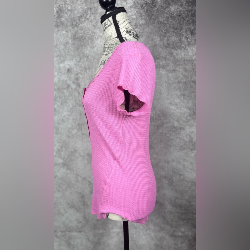 Zeana Outfitters Pink Waffle Knit Henley Top Size M Short Sleeve Ribbed Thermal - Picture 7 of 9